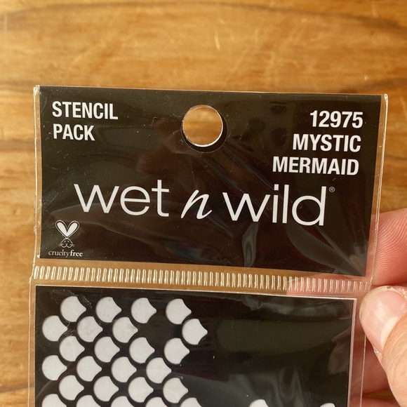 New 👻 Halloween - Mermaid Makeup Bundle - Picture 2 of 12